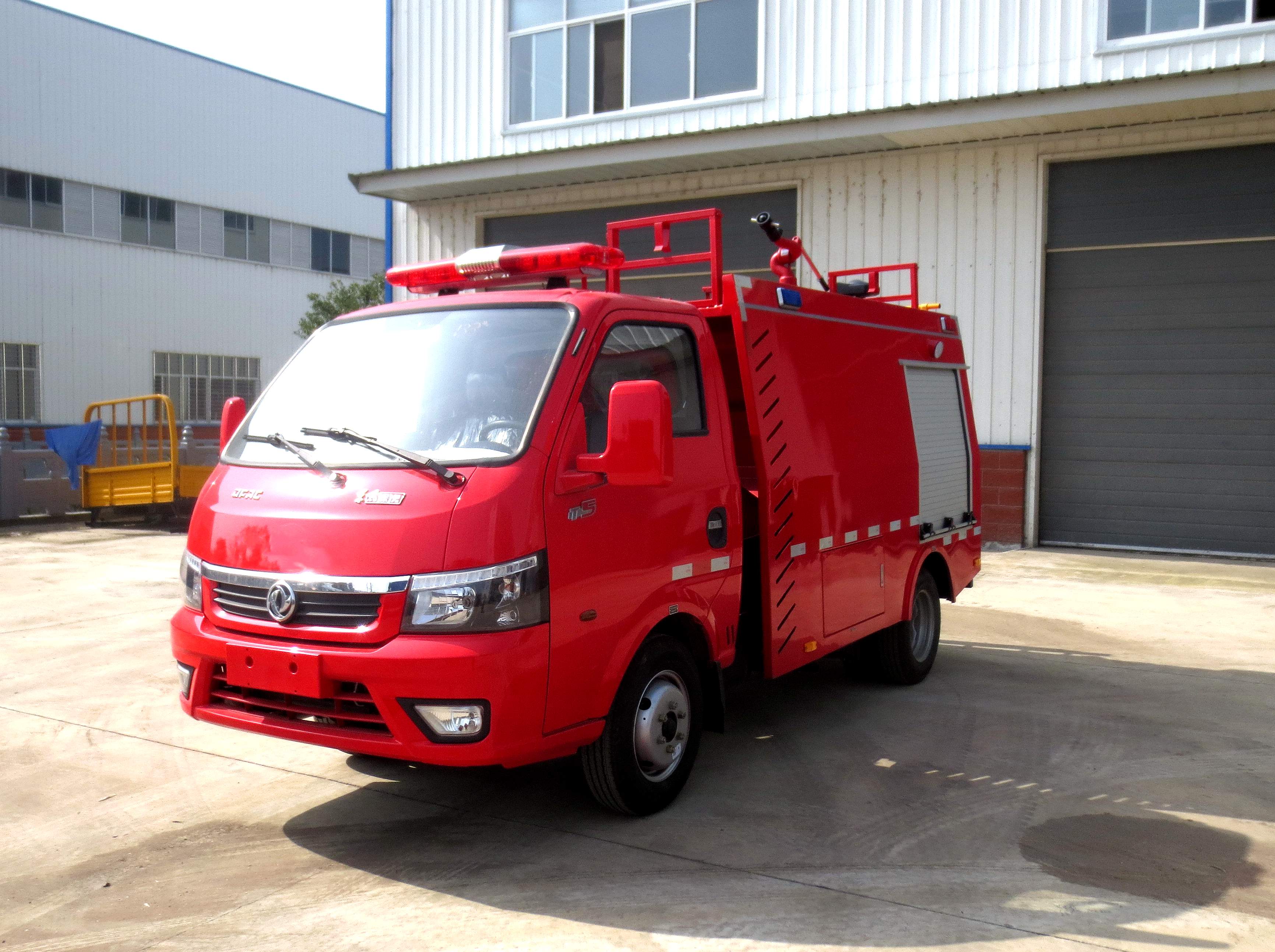 東風途逸2噸水罐消防車